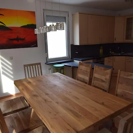 Suedheim Apartman *